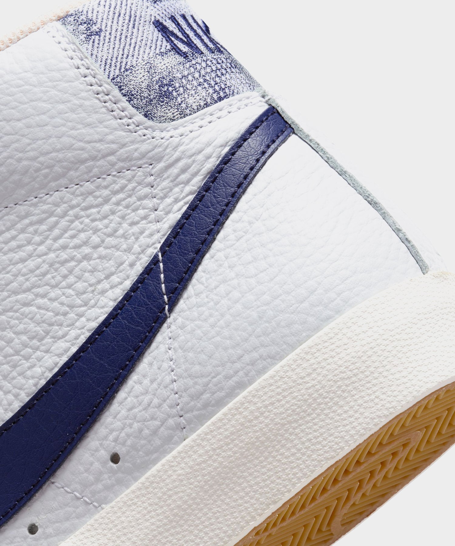 Nike Blazer Mid 77 White/Navy - Image 6
