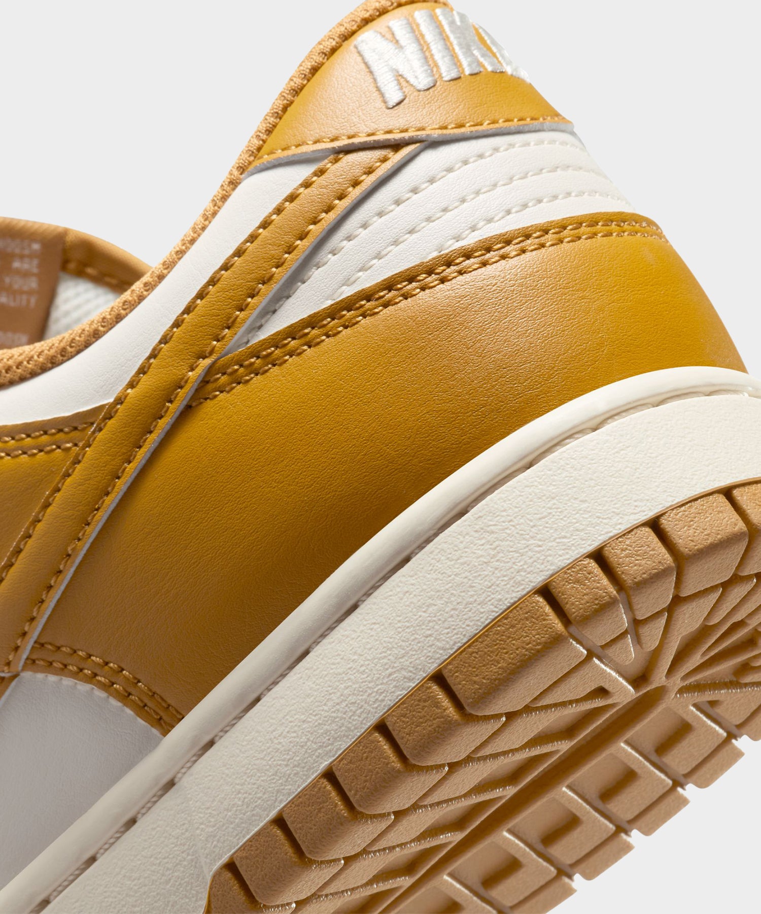 Nike Dunk Low Retro Sneaker - Image 5