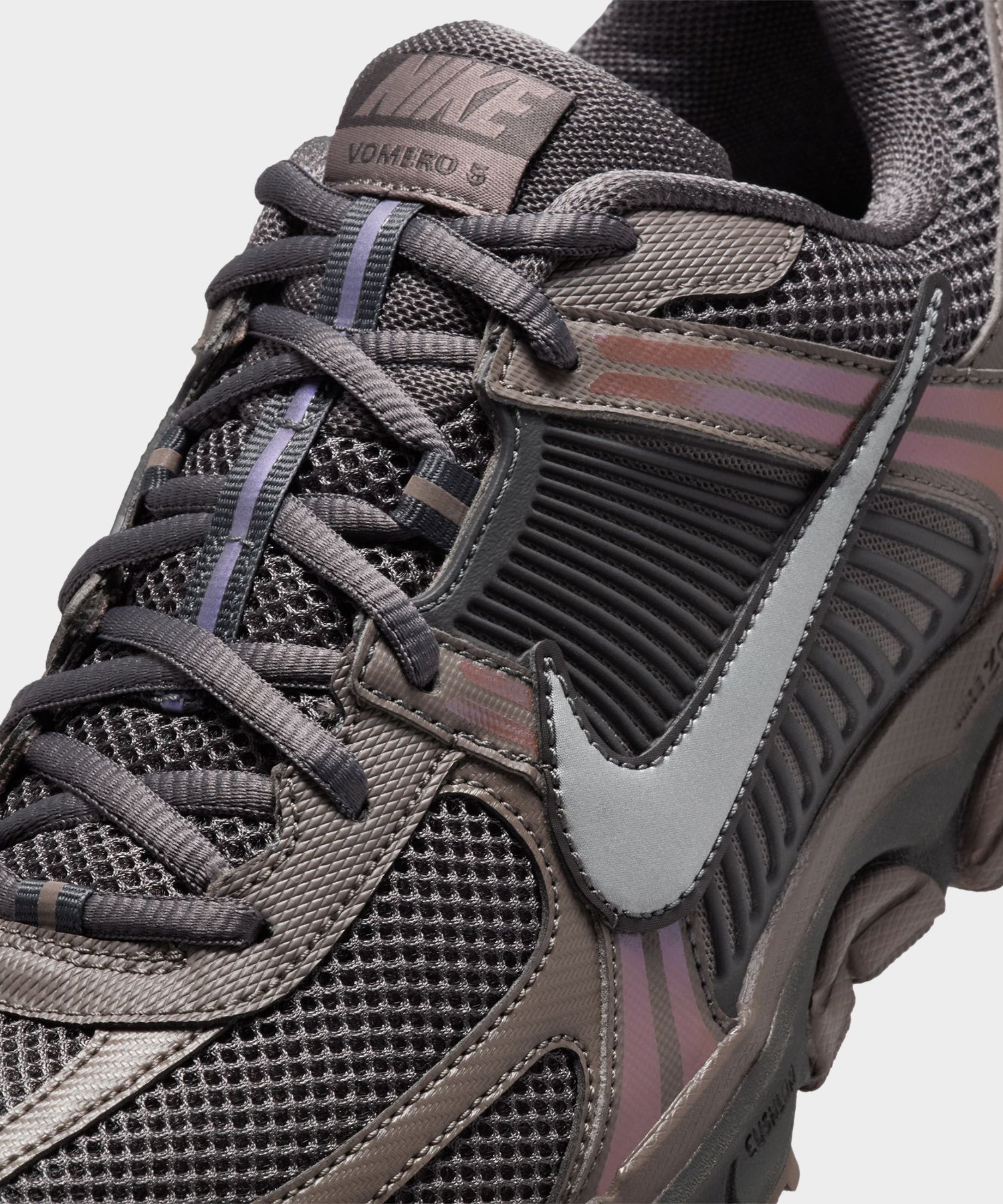 Nike Zoom Vomero 5 Sneaker - Image 6