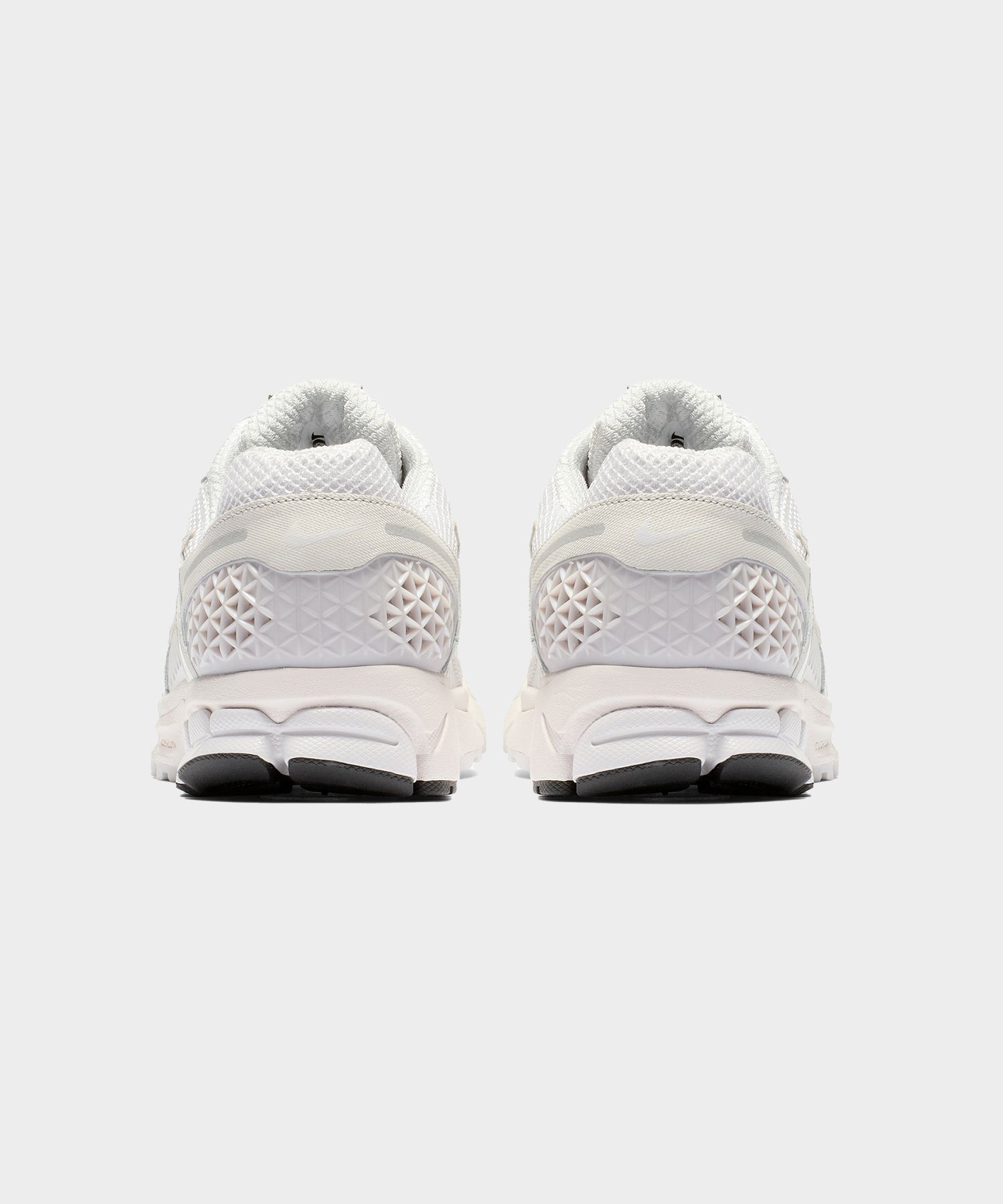 Nike Zoom Vomero 5 Sneaker - Image 2