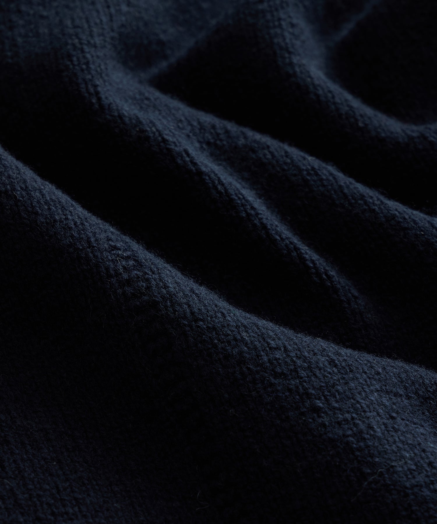 Inis Me??in Donegal Full Zip Vest in Navy - Image 8