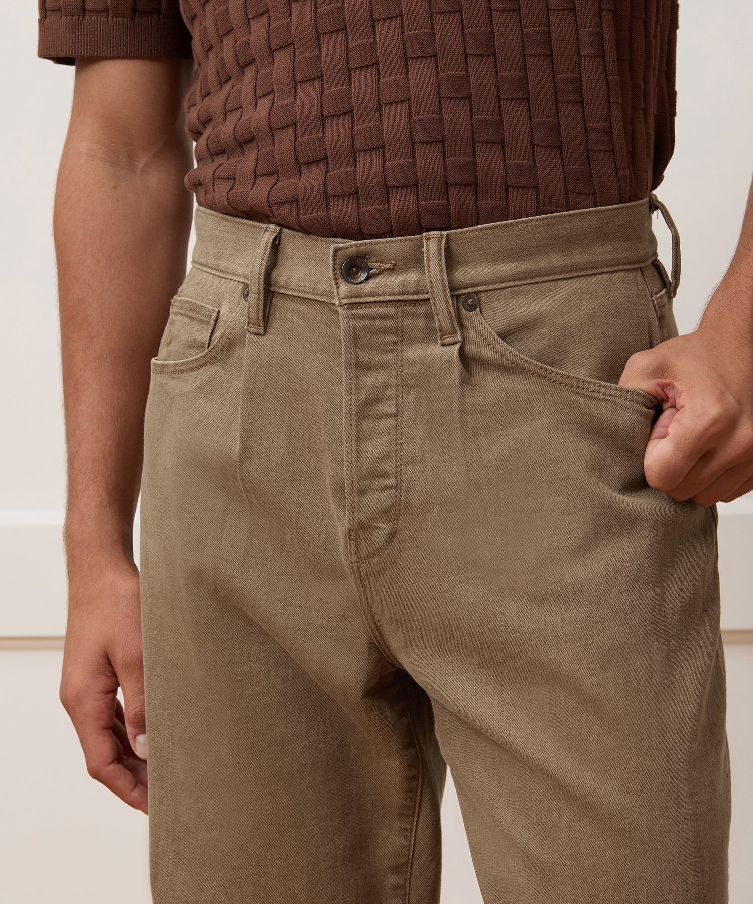Relaxed 5-Pocket Pleated Jean in Light Brown - Image 5