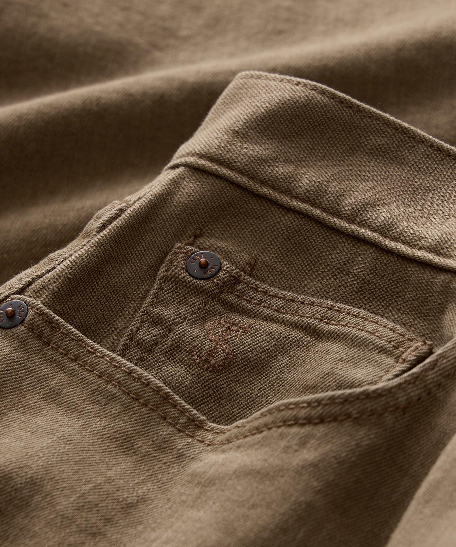 Relaxed 5-Pocket Pleated Jean in Light Brown - Image 8