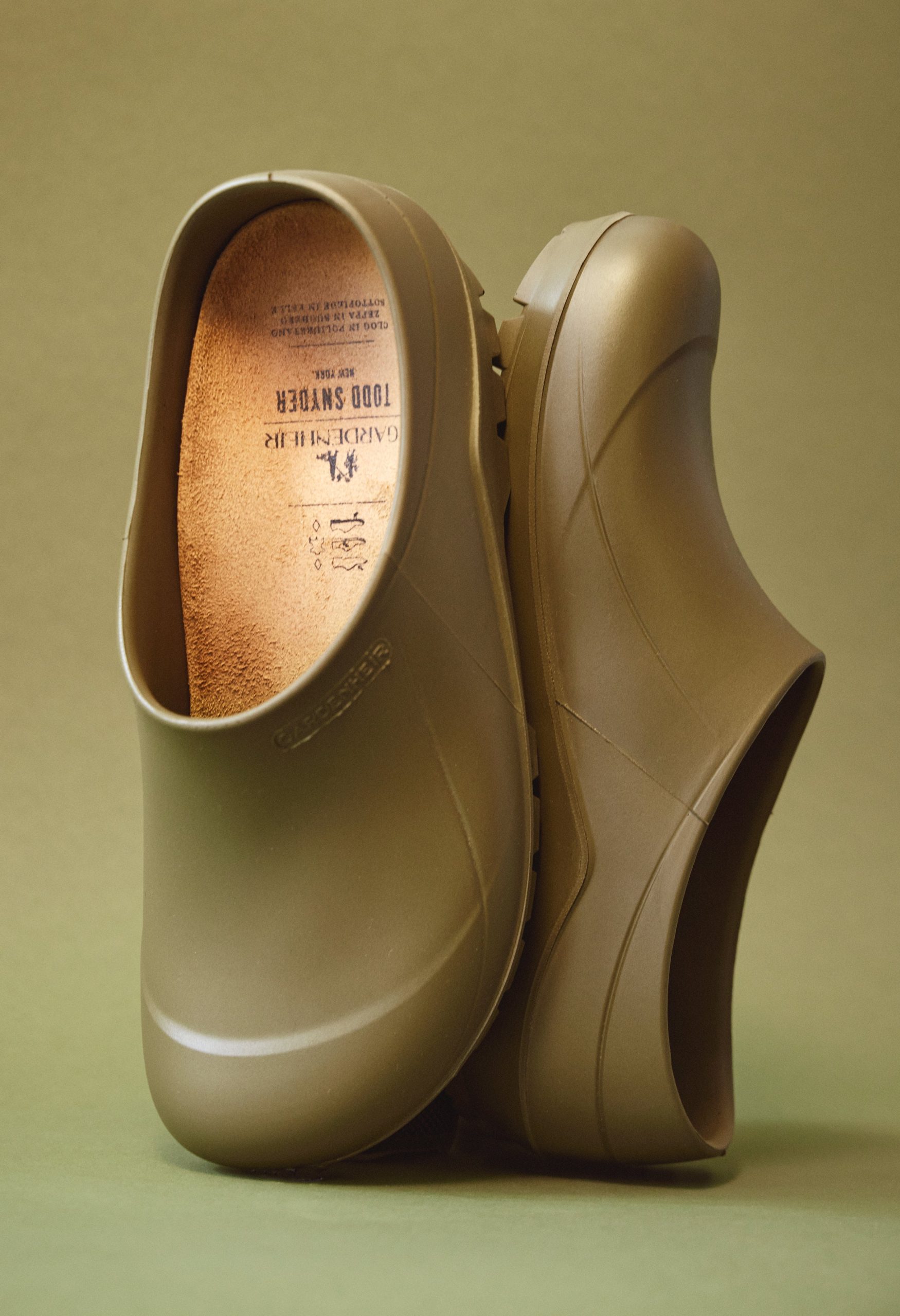 Todd Snyder x Gardenheir Rubber Clogs in Snyder Olive - Image 2