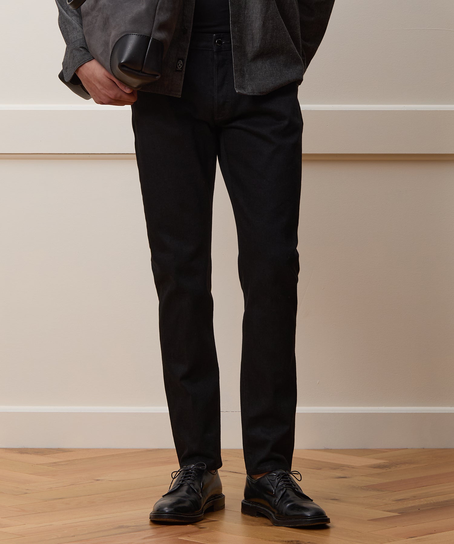 Slim Japanese Selvedge Stretch Jean in Black - Image 2