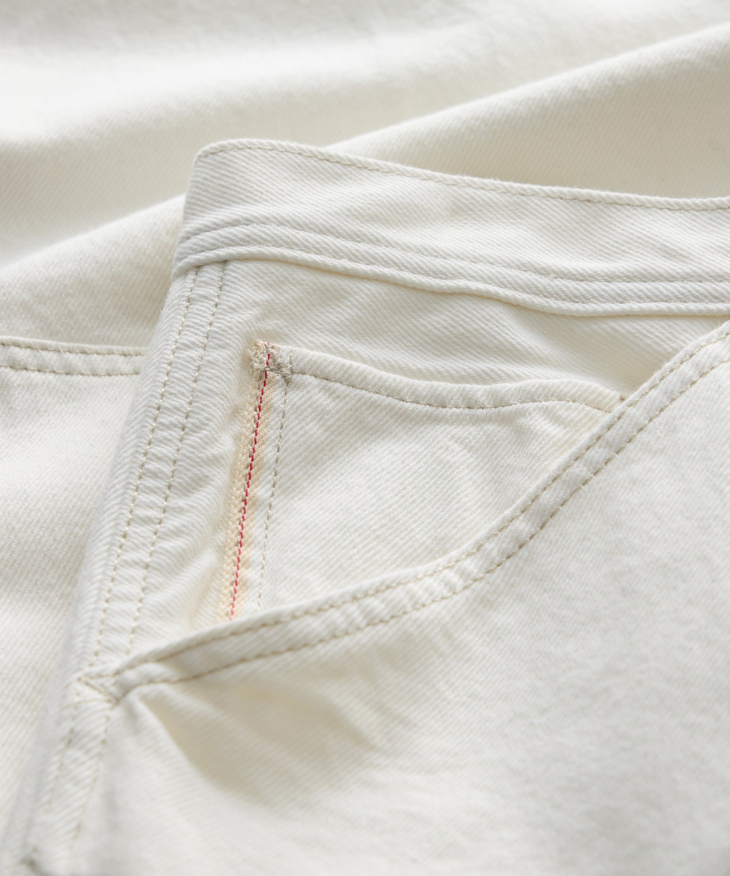 Relaxed Selvedge Carpenter Jean in White - Image 7