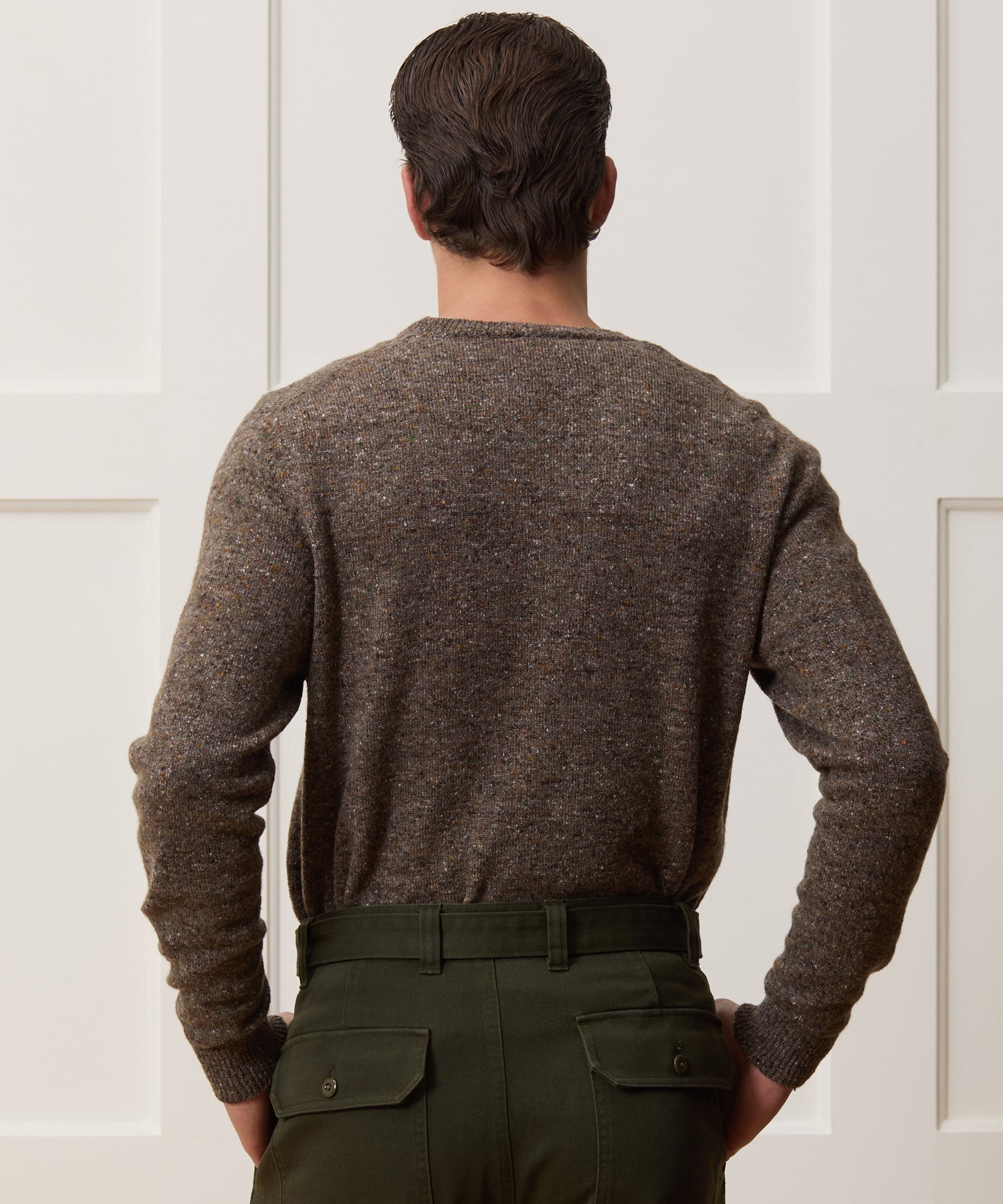 Inis Meáin Merino-Cashmere V-Neck Sweater - Image 5