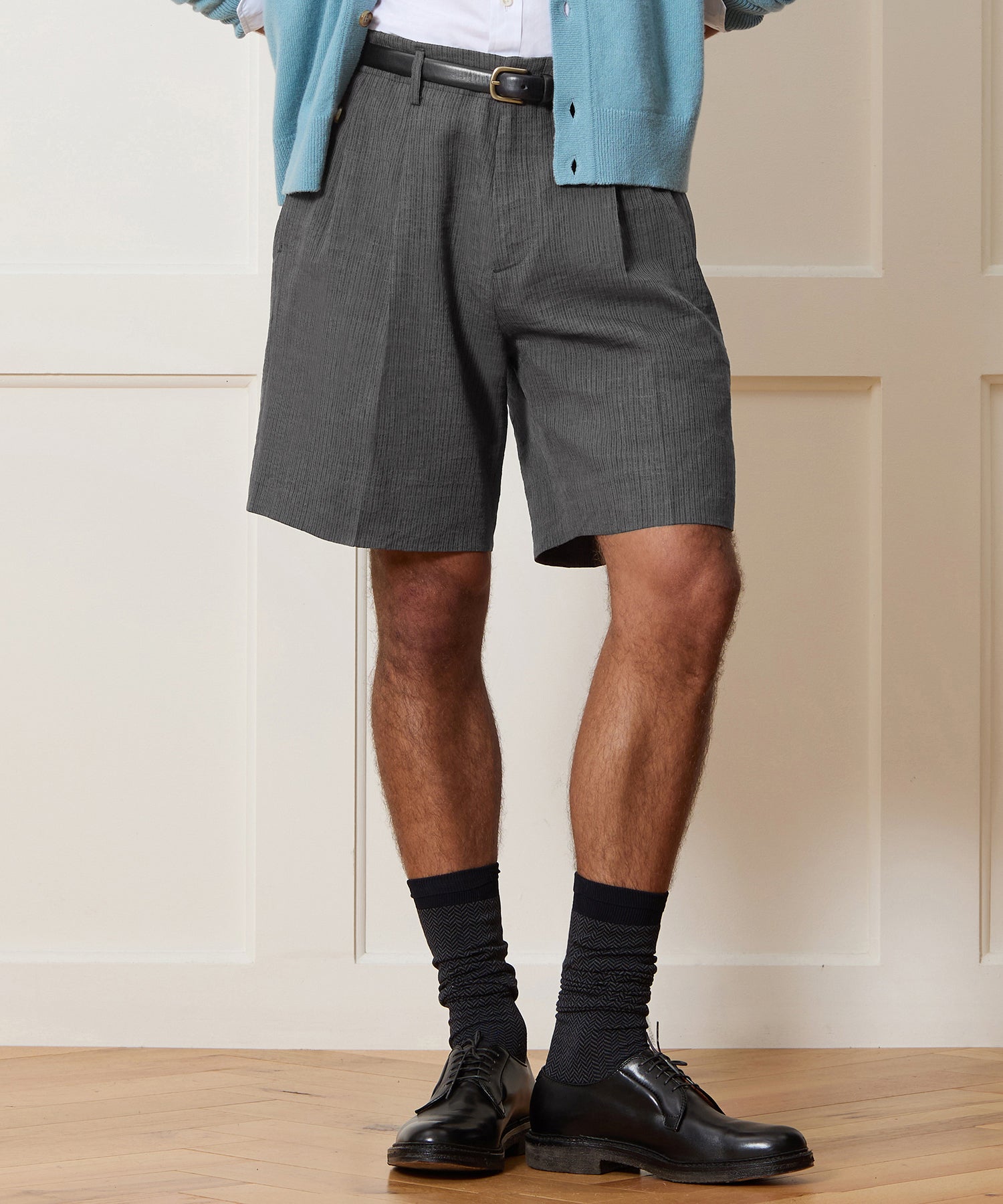 8 Striped Linen Hollywood Short - Image 2
