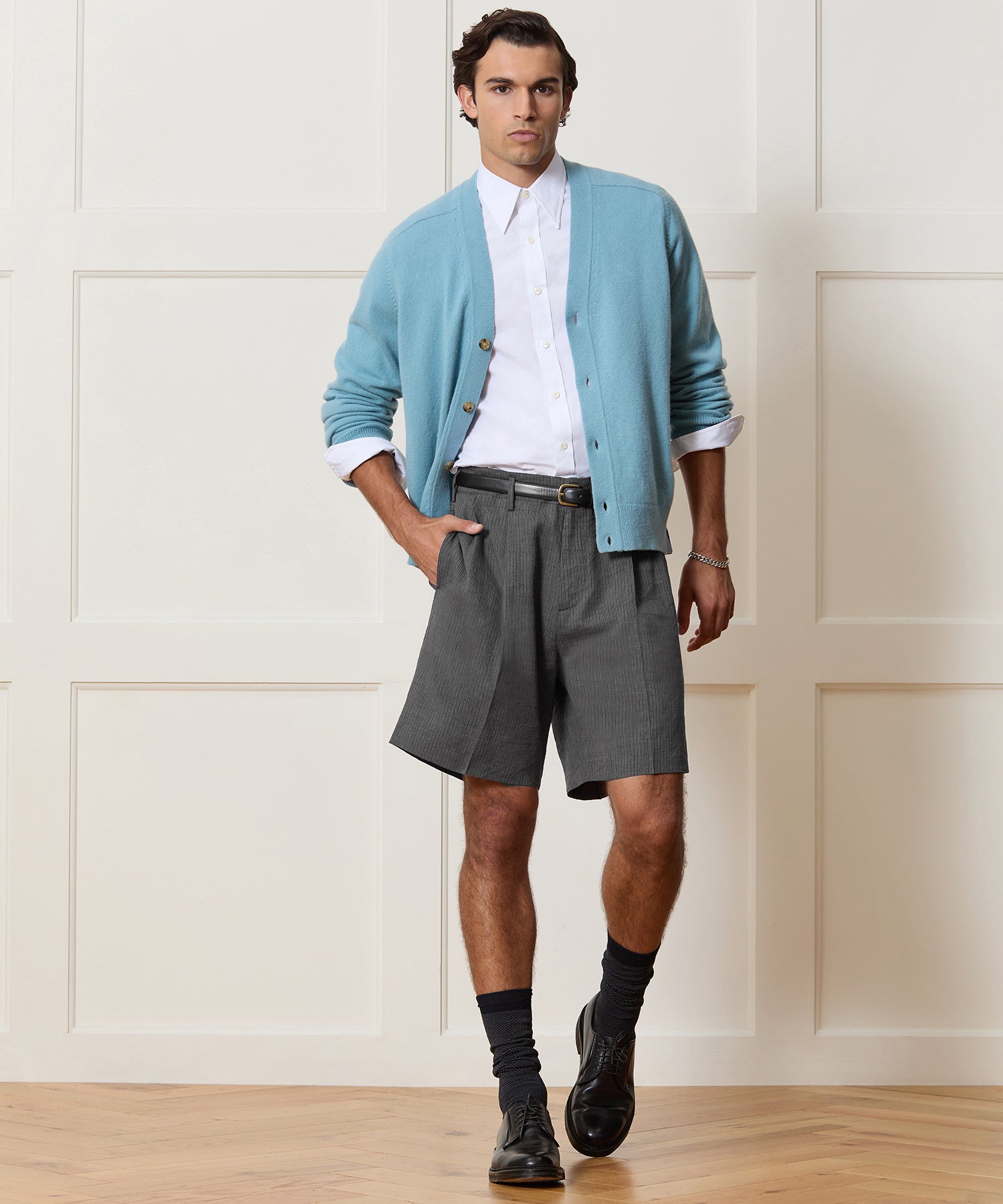 8 Striped Linen Hollywood Short - Image 3