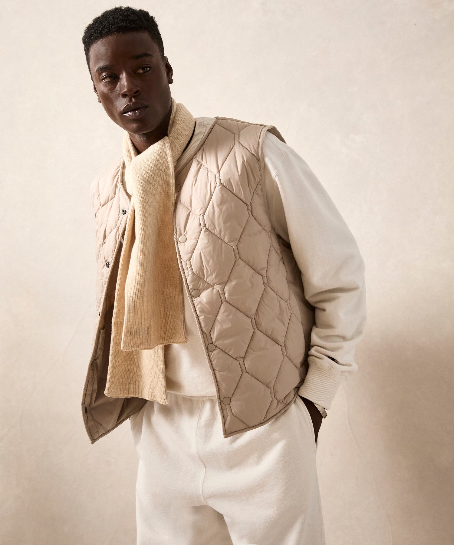 Convertible Quilted Gilet Vest in Khaki - Image 5