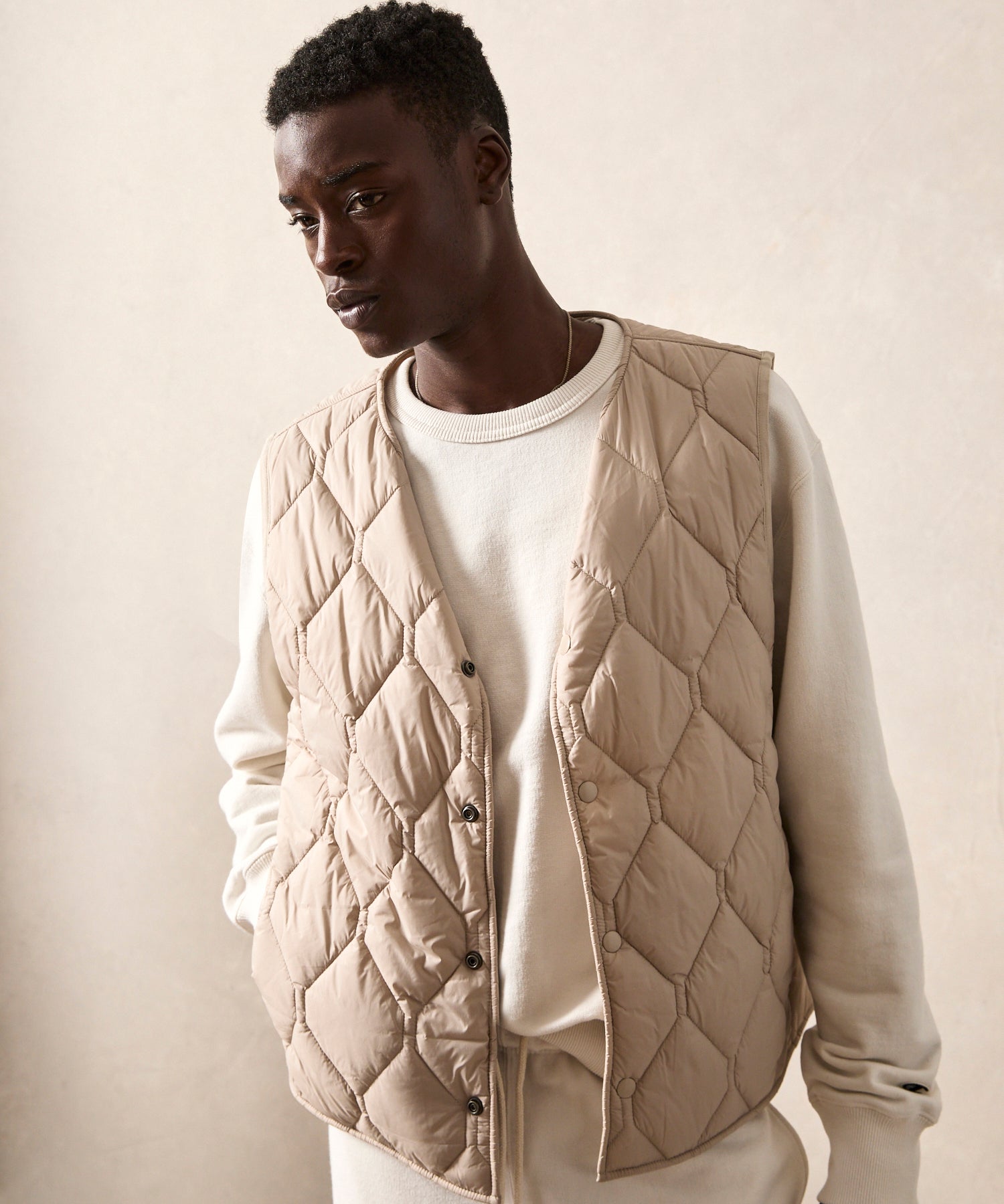 Convertible Quilted Gilet Vest in Khaki - Image 2