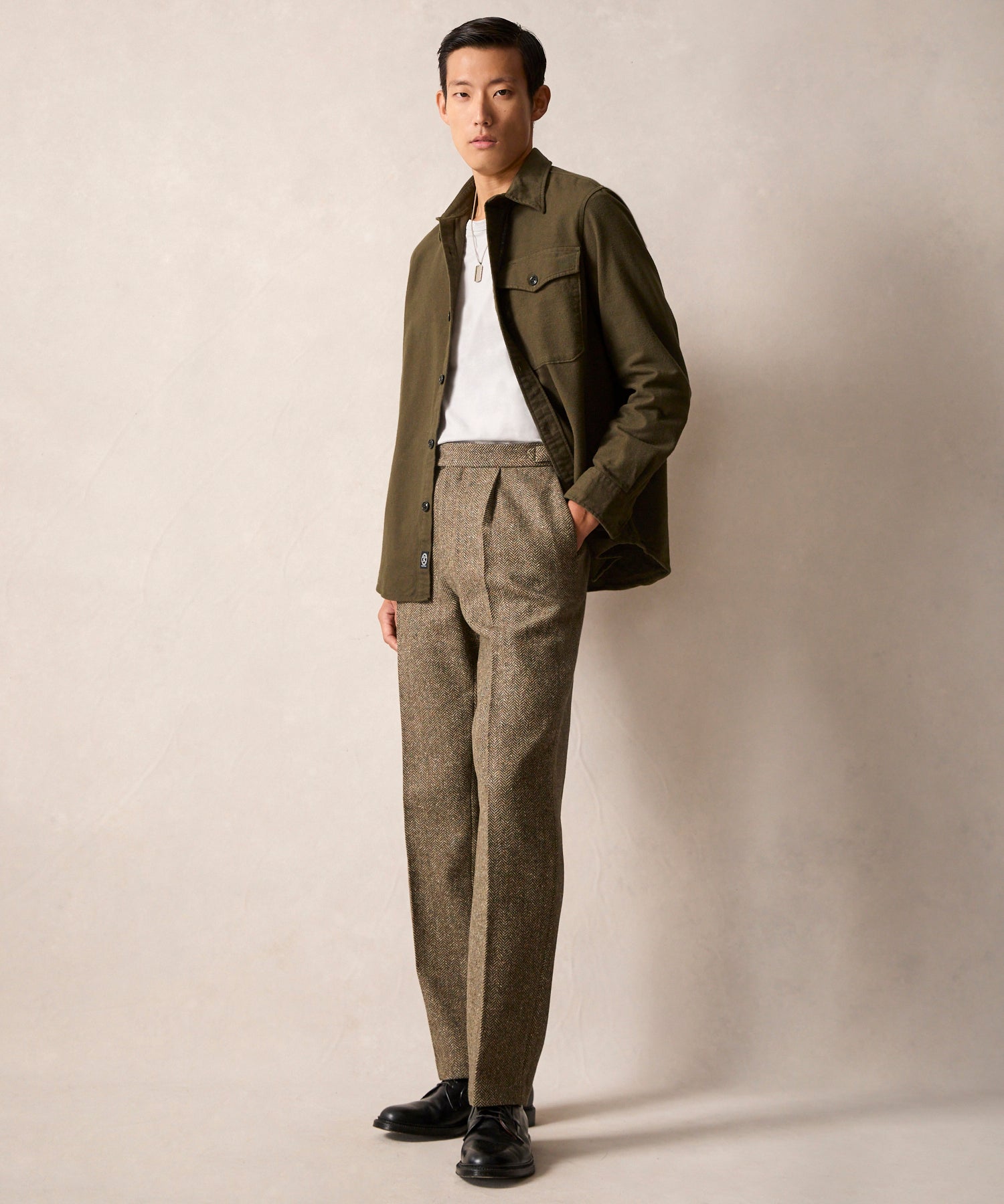 Chamois Shirt in Dark Moss - Image 5
