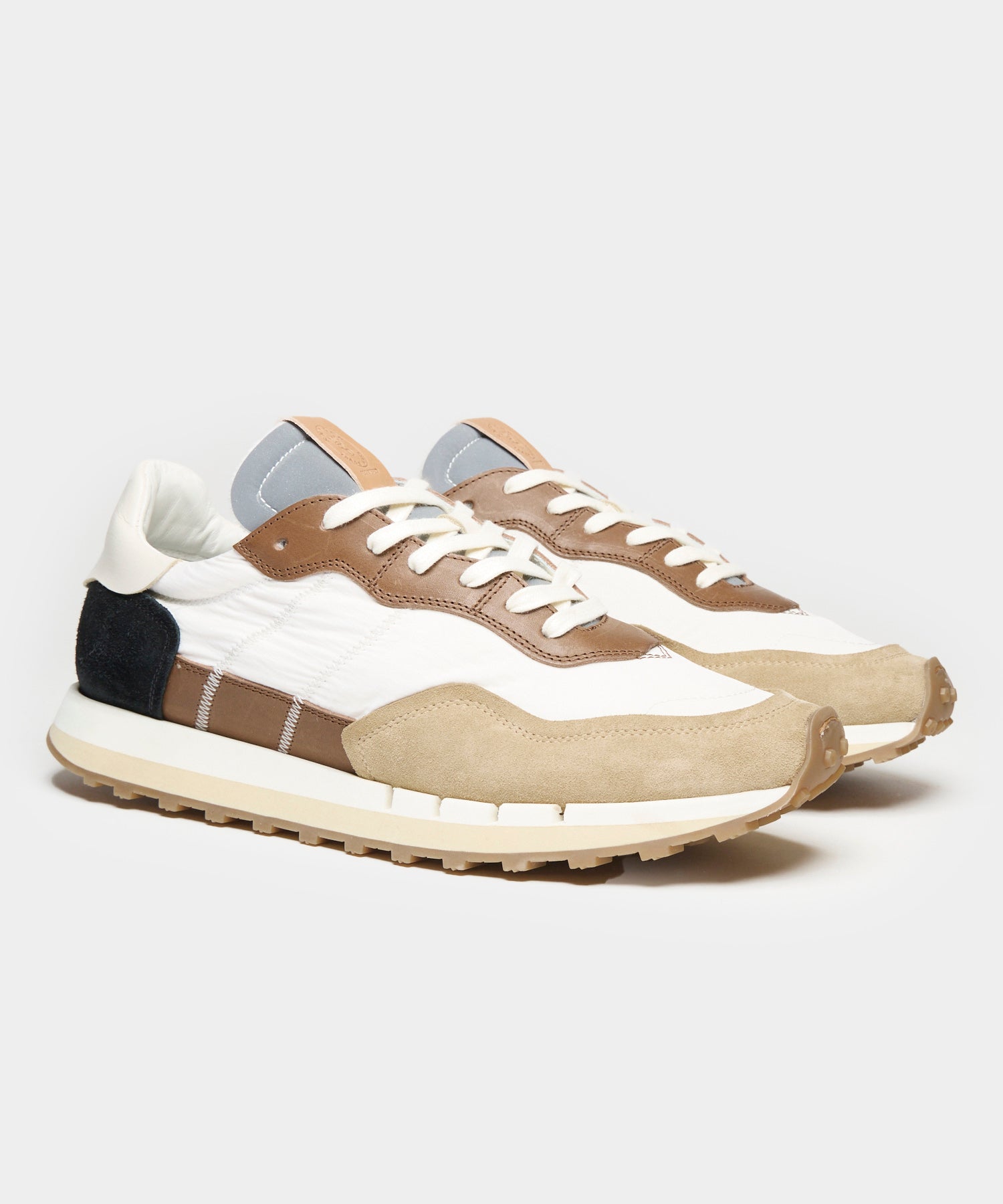 Tuscan Trainer in Nocciola - Image 2
