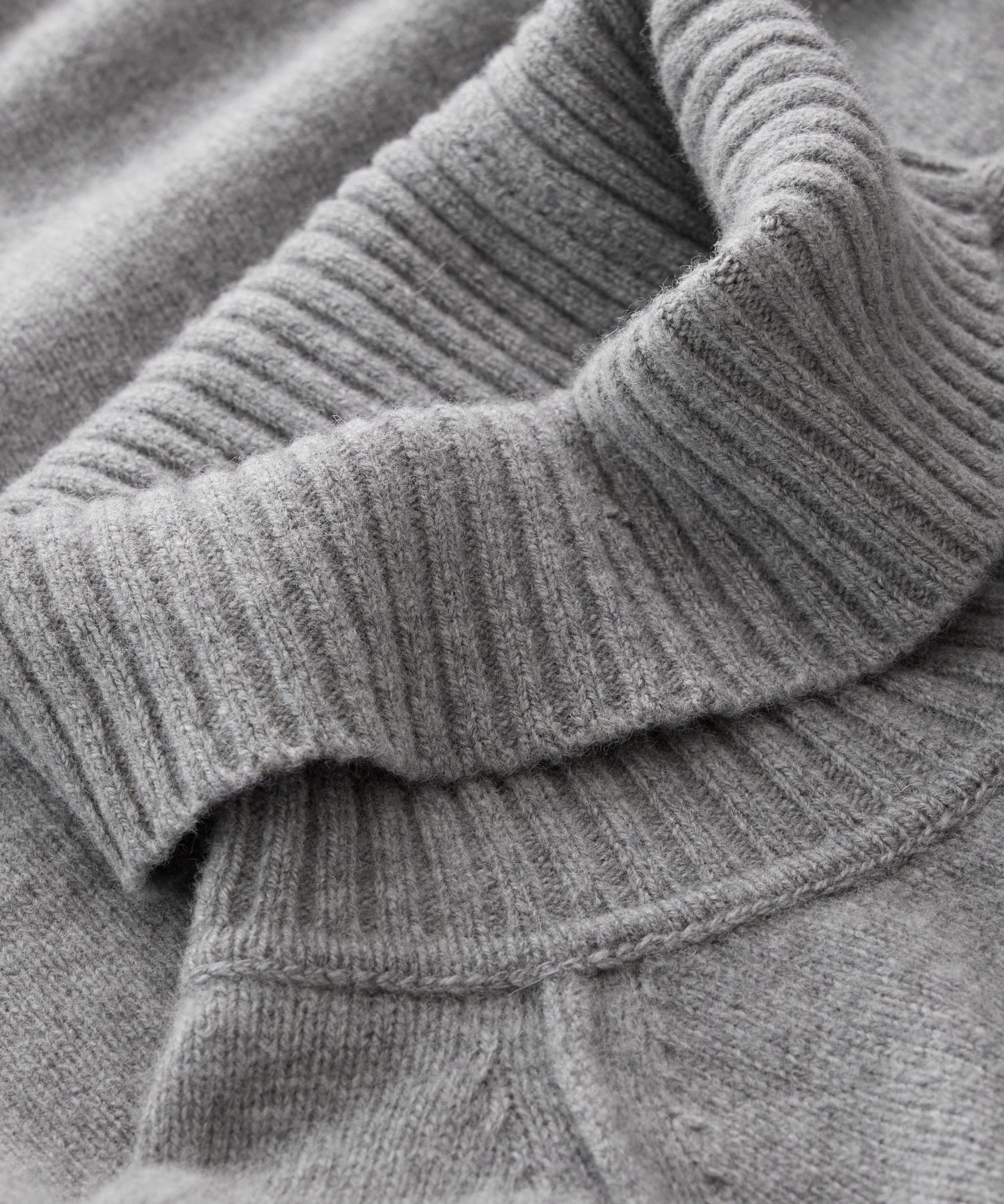 Nomad Cashmere Turtleneck in Heather Grey - Image 3