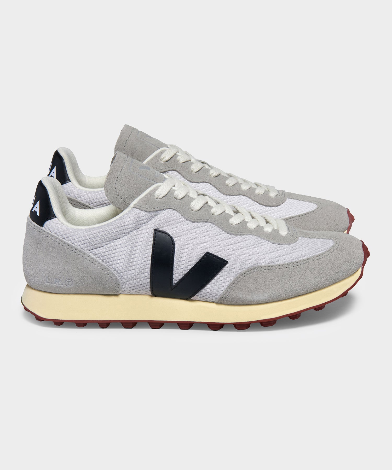 Veja Rio Branco Alveomesh in Light Grey + Black