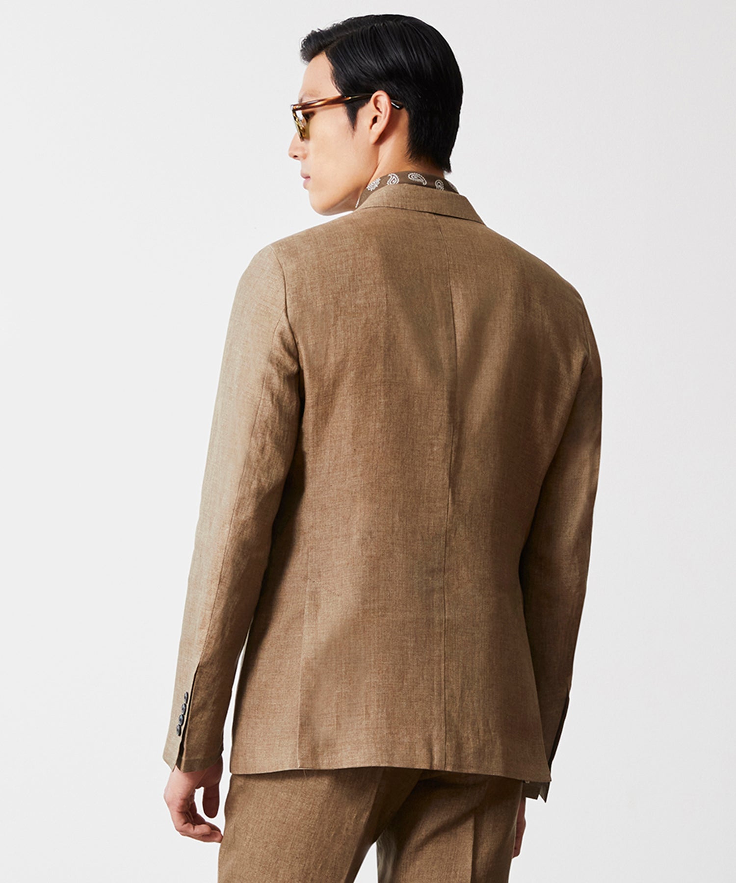 Italian Linen Sutton Jacket in Safari Tan - Image 4